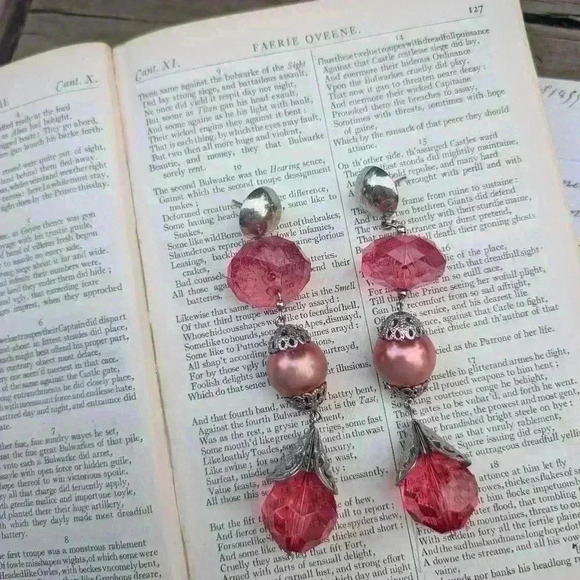 Vintage large statement earrings red glass beads - Picture 6 of 7